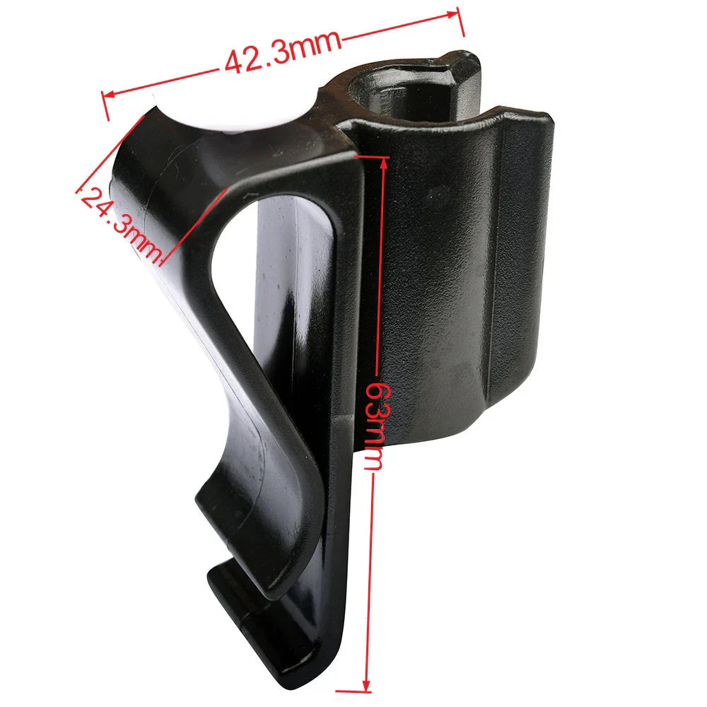Golf putter clips attached to bag