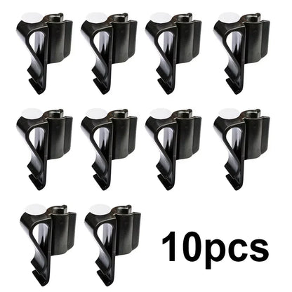 Golf putter clips attached to bag