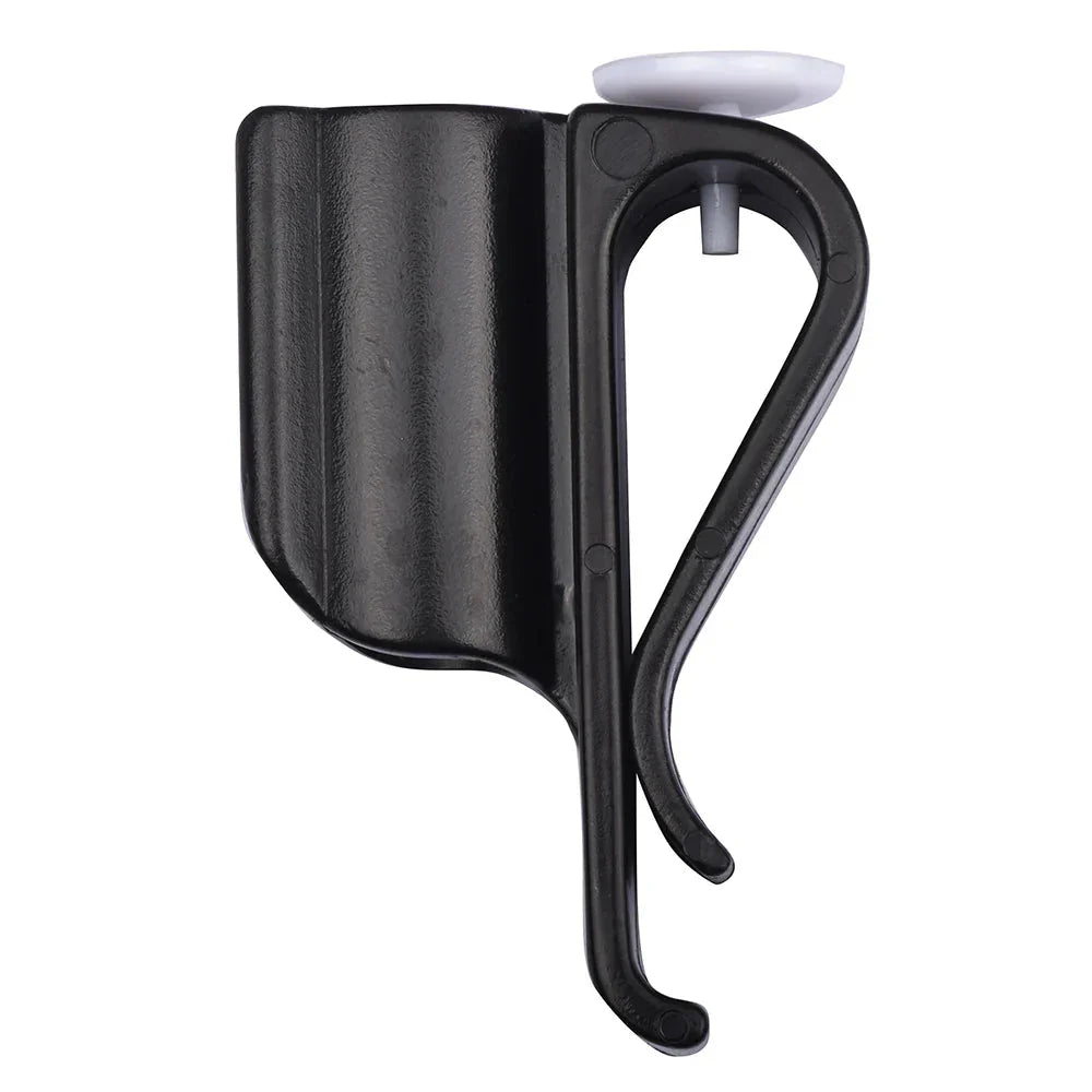 Golf putter clips attached to bag