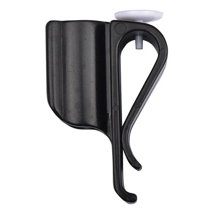 Golf putter clips attached to bag